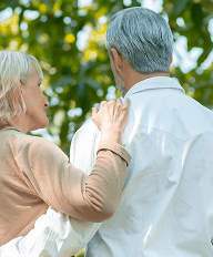 A couple walking together | plattwellness.com